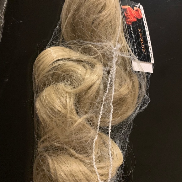 Blonde LONG hair extension with clip main image 4